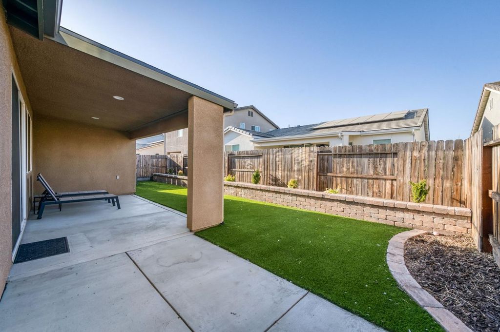 Image 25 of property listing at 4145 Dennis Avenue, Clovis, CA 93619