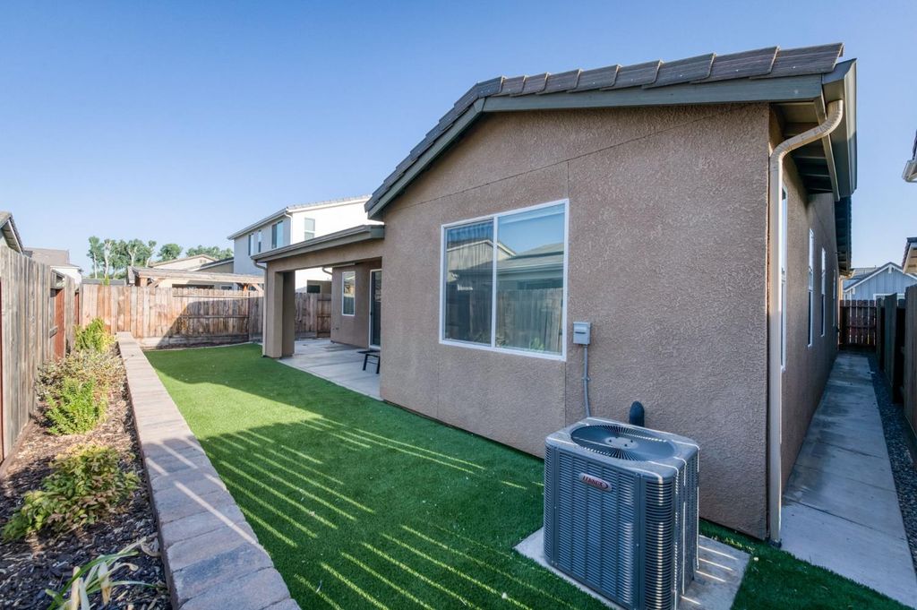 Image 28 of property listing at 4145 Dennis Avenue, Clovis, CA 93619