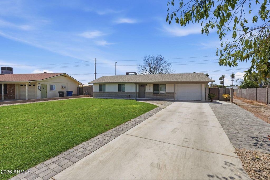 728 N PINE Street, Gilbert, AZ 85233 — photo 2