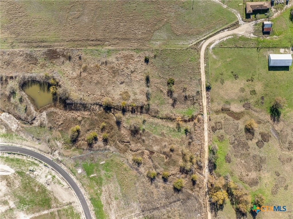 Image 10 of property listing at 15180 Plainview Drive, Salado, TX 76571