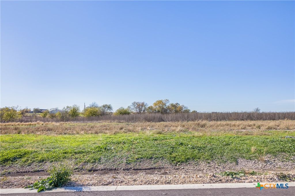 Image 13 of property listing at 15180 Plainview Drive, Salado, TX 76571