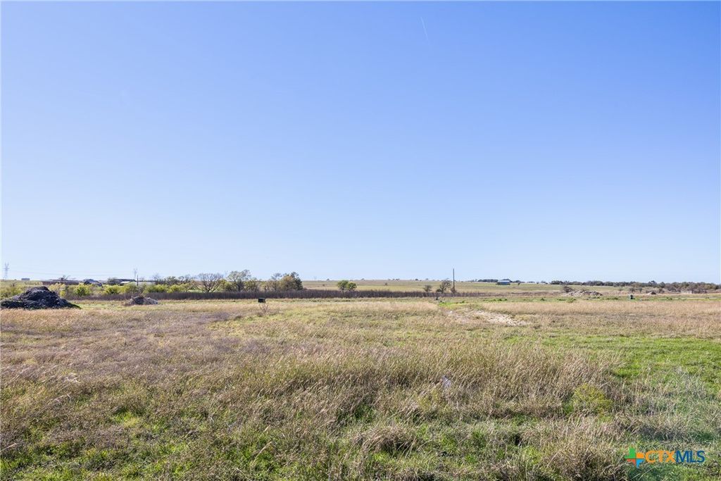 Image 8 of property listing at 15180 Plainview Drive, Salado, TX 76571