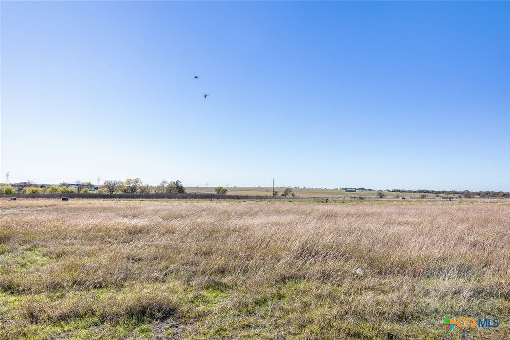 Image 9 of property listing at 15180 Plainview Drive, Salado, TX 76571
