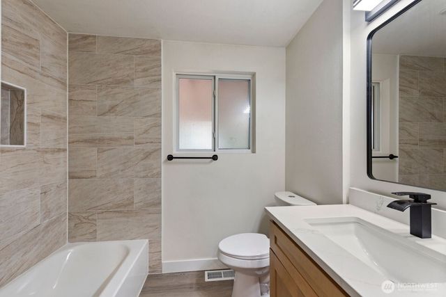 13033 SE 206th Place, Kent, WA 98031