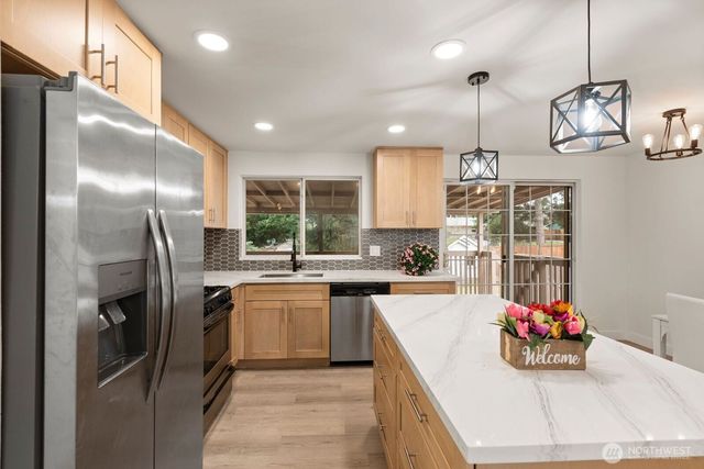 13033 SE 206th Place, Kent, WA 98031