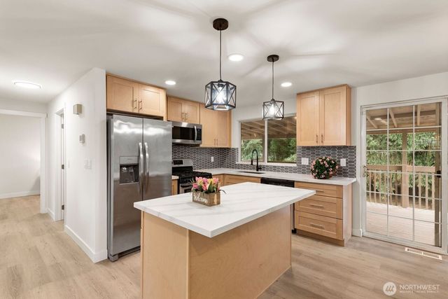 13033 SE 206th Place, Kent, WA 98031