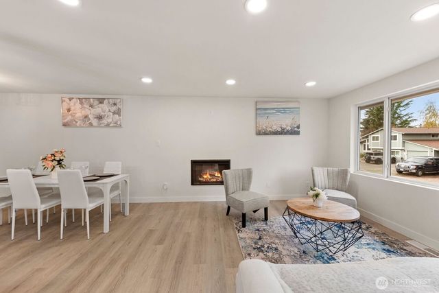 13033 SE 206th Place, Kent, WA 98031