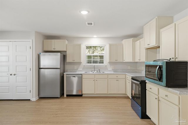 3809 W Moreno St, Pensacola, FL 32505