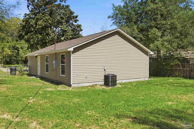 3809 W Moreno St, Pensacola, FL 32505