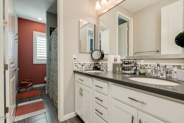 1952 W Yellowstone Way, Chandler, AZ 85248