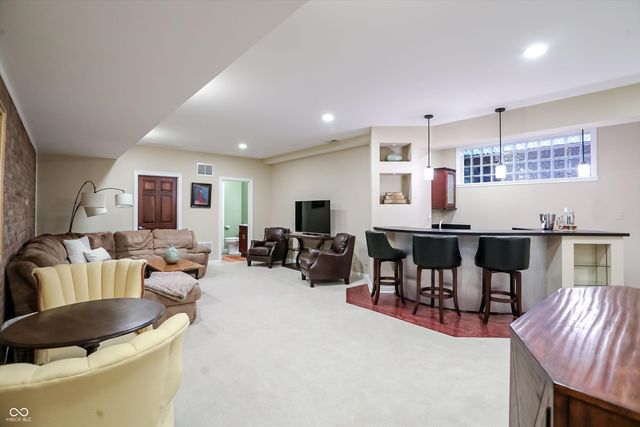 642 N Senate Avenue, Indianapolis, IN 46202