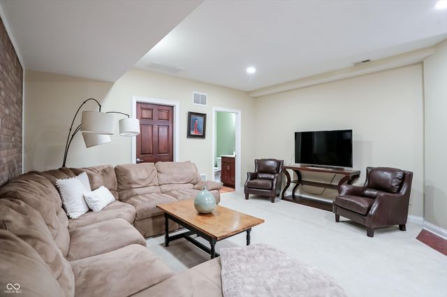 642 N Senate Avenue, Indianapolis, IN 46202