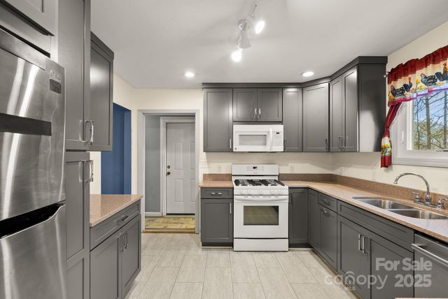 23 Ballantree Drive, Asheville, NC 28803