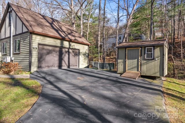 23 Ballantree Drive, Asheville, NC 28803