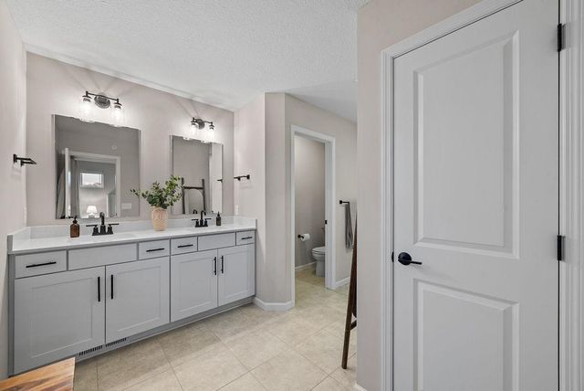 9652 4th Street Lane N, Lake Elmo, MN 55042