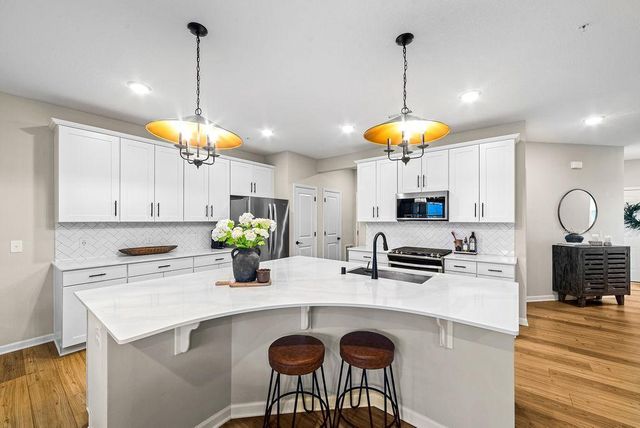 9652 4th Street Lane N, Lake Elmo, MN 55042