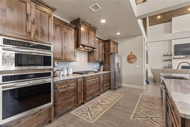 13917 HWY 82, Tahlequah, OK 74464