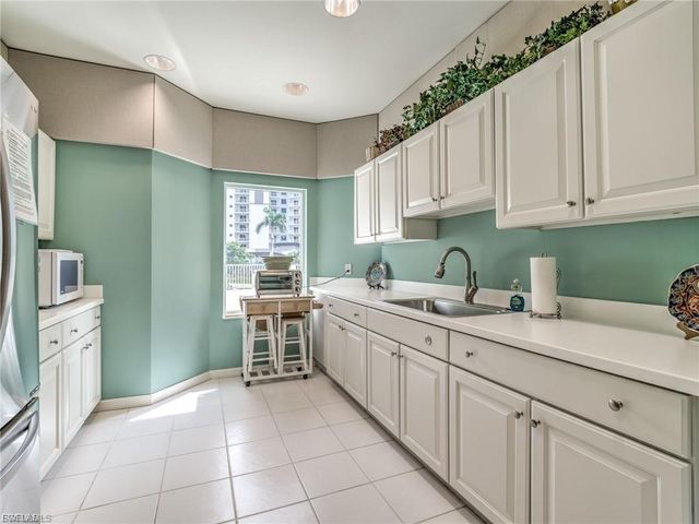 4183 Bay Beach LN 375, Fort Myers Beach, FL 33931