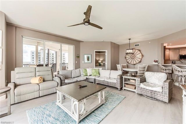4183 Bay Beach LN 375, Fort Myers Beach, FL 33931