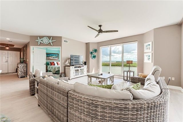 4183 Bay Beach LN 375, Fort Myers Beach, FL 33931