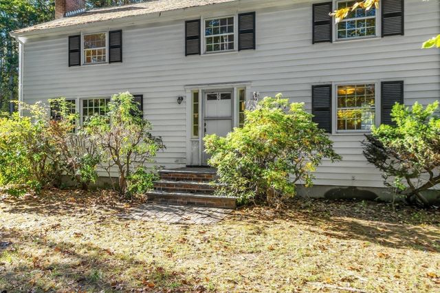 60 Lantern Ln, Stow, MA 01775