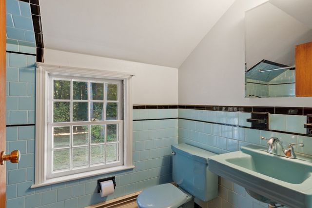 60 Lantern Ln, Stow, MA 01775