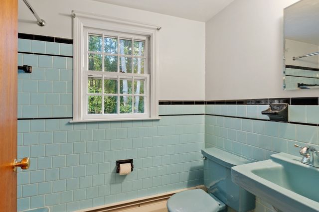 60 Lantern Ln, Stow, MA 01775