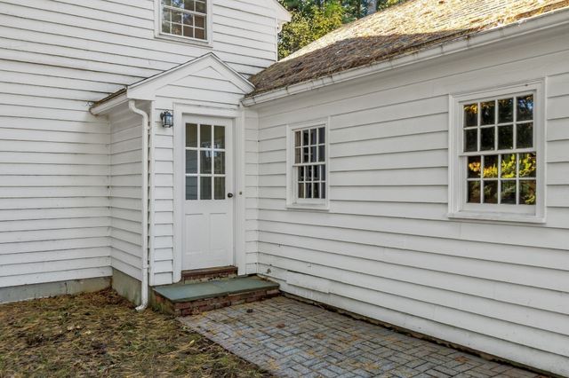 60 Lantern Ln, Stow, MA 01775