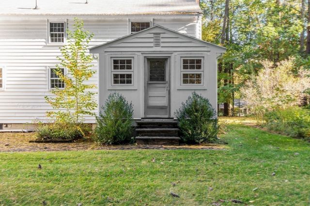 60 Lantern Ln, Stow, MA 01775