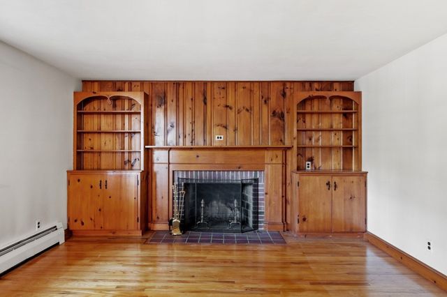 60 Lantern Ln, Stow, MA 01775