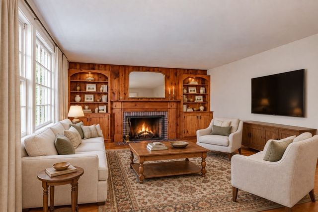 60 Lantern Ln, Stow, MA 01775