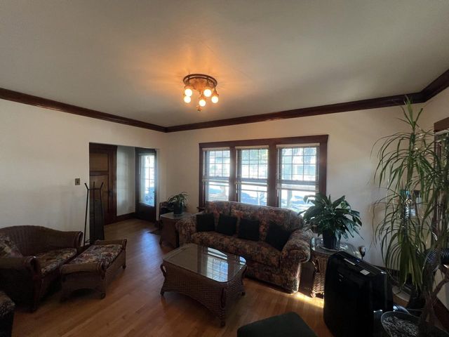 5947 N 35th STREET, Milwaukee, WI 53209