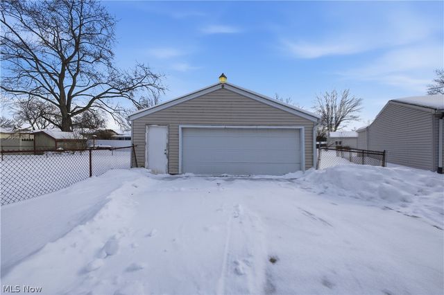 5365 Oakcrest Avenue, Austintown, OH 44515