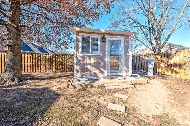 3236 W Westbury Street, Fayetteville, AR 72704