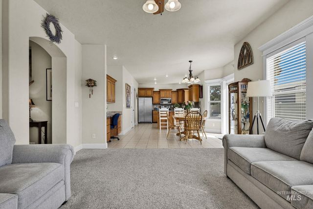 11969 Sandpiper Ct, Caldwell, ID 83605