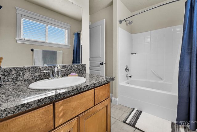 11969 Sandpiper Ct, Caldwell, ID 83605
