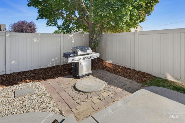 11969 Sandpiper Ct, Caldwell, ID 83605