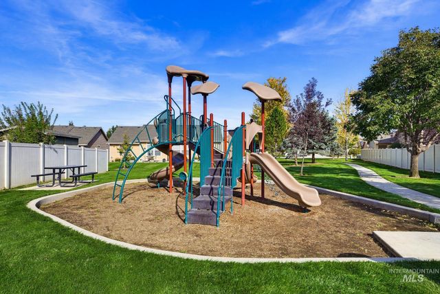 11969 Sandpiper Ct, Caldwell, ID 83605