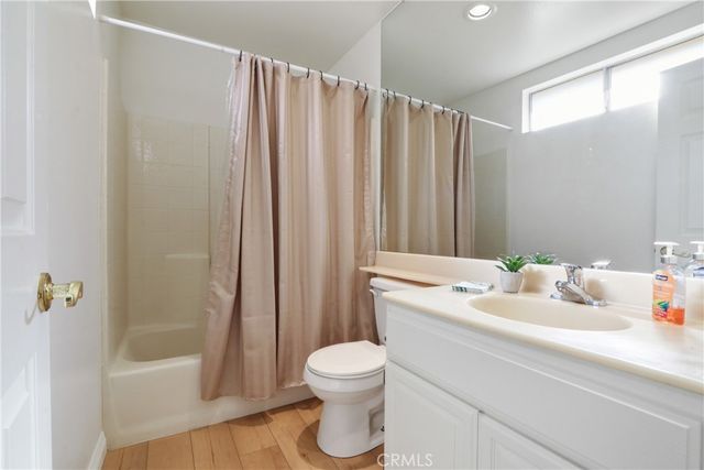 1215 N San Gabriel 107, Azusa, CA 91702