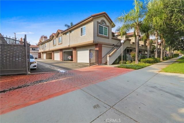 1215 N San Gabriel 107, Azusa, CA 91702