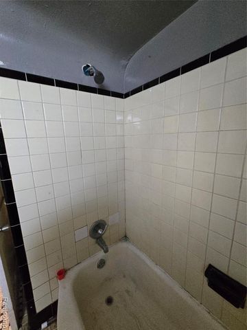 8616 Mark Twain Street, Detroit, MI 48228