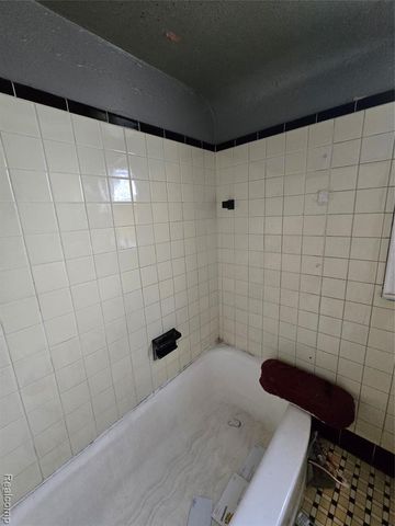 8616 Mark Twain Street, Detroit, MI 48228