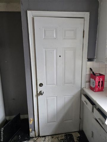 8616 Mark Twain Street, Detroit, MI 48228