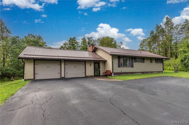 45 Mint Meadow Drive, Aurora, NY 14052