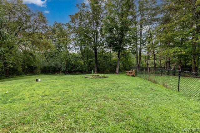 45 Mint Meadow Drive, Aurora, NY 14052