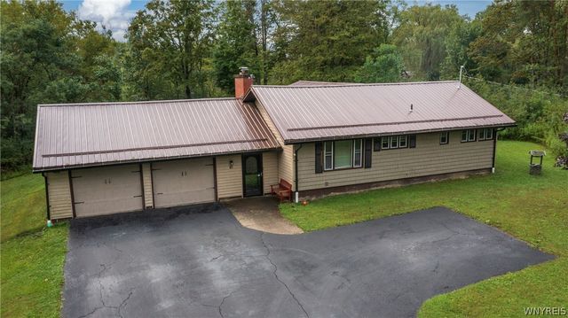 45 Mint Meadow Drive, Aurora, NY 14052