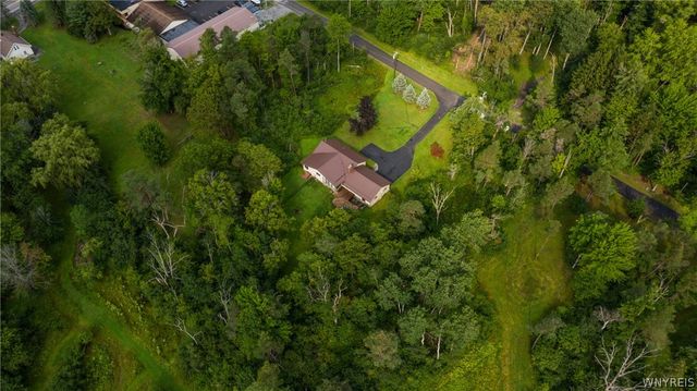 45 Mint Meadow Drive, Aurora, NY 14052
