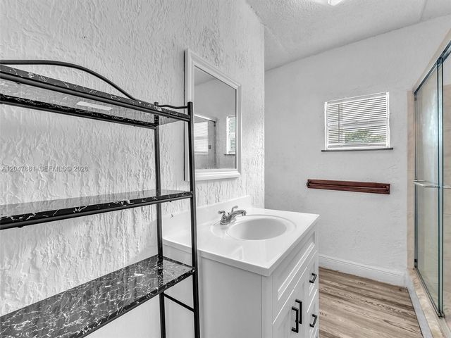 1932 Dewey St, Hollywood, FL 33020