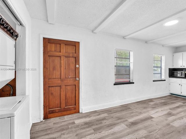 1932 Dewey St, Hollywood, FL 33020