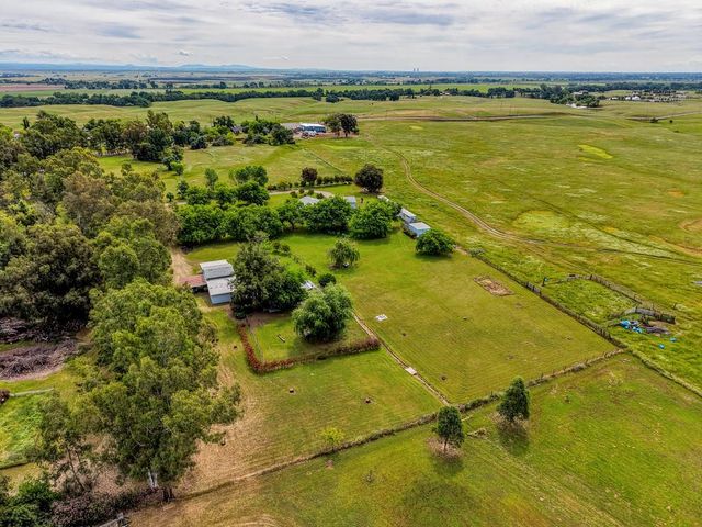 7230 Highhill Rd, Sloughhouse, CA 95683